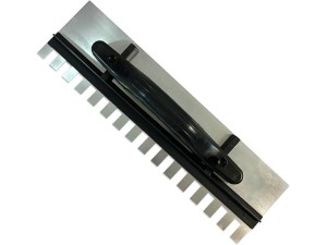 Desempenadeira Dentada C/ Regulagem em Aço Galv. 43x12cm - Click Fácil