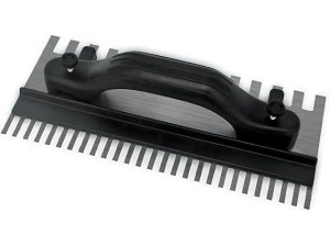 Desempenadeira de Aço Dentada de Dois Lados c/ Regulagem 35x14CM - Click Fácil